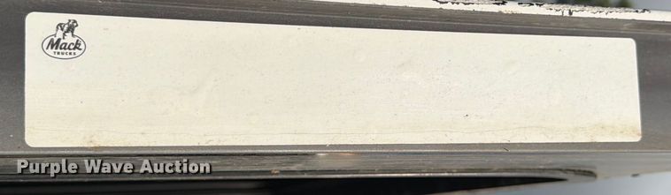 image for item ED5048 1999 Mack refuse truck