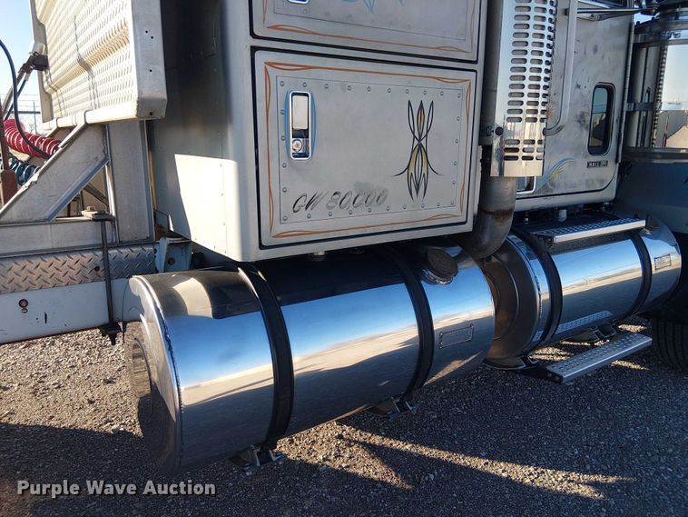 image for item EE1382 1979 GMC General semi truck