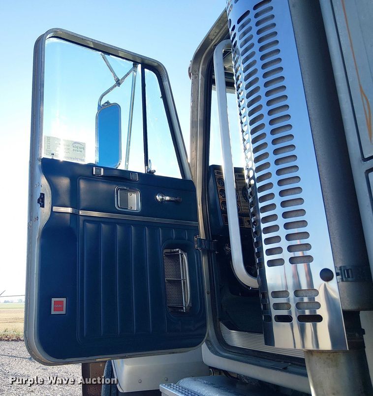 image for item EE1382 1979 GMC General semi truck