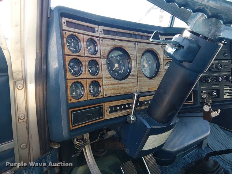 image for item EE1382 1979 GMC General semi truck