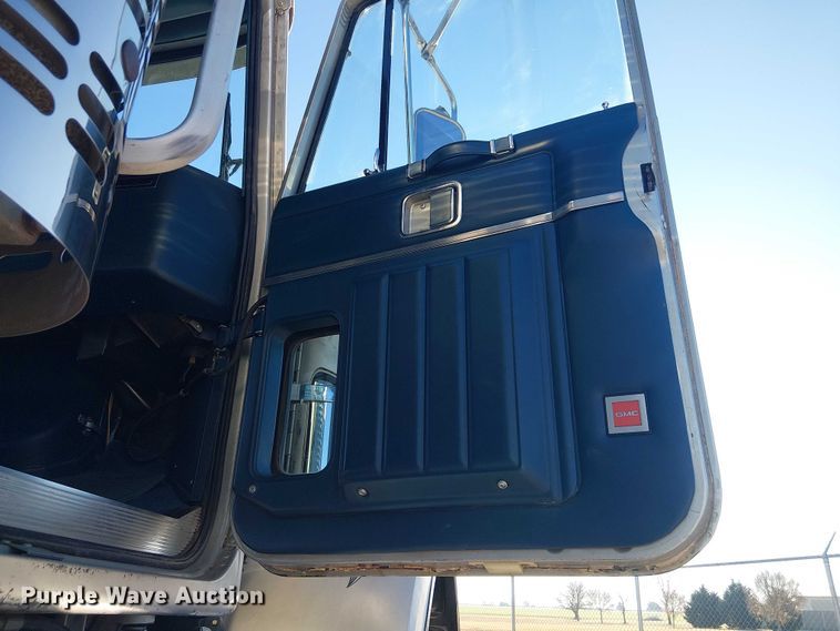 image for item EE1382 1979 GMC General semi truck