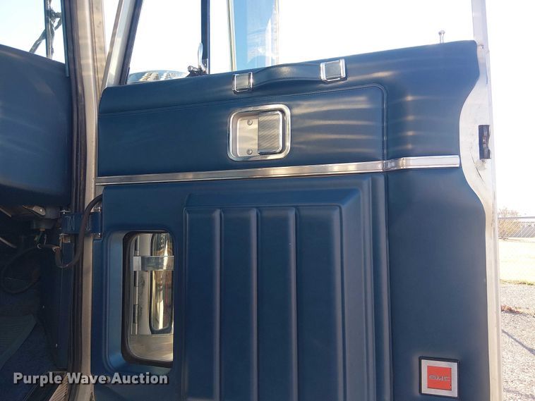 image for item EE1382 1979 GMC General semi truck