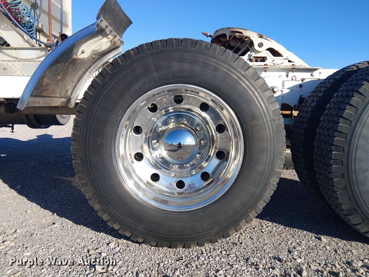 image for item EE1382 1979 GMC General semi truck