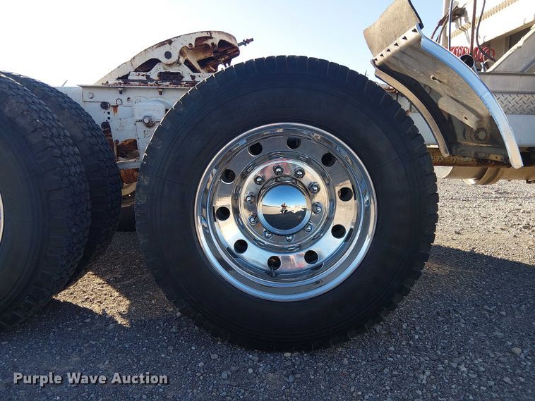 image for item EE1382 1979 GMC General semi truck