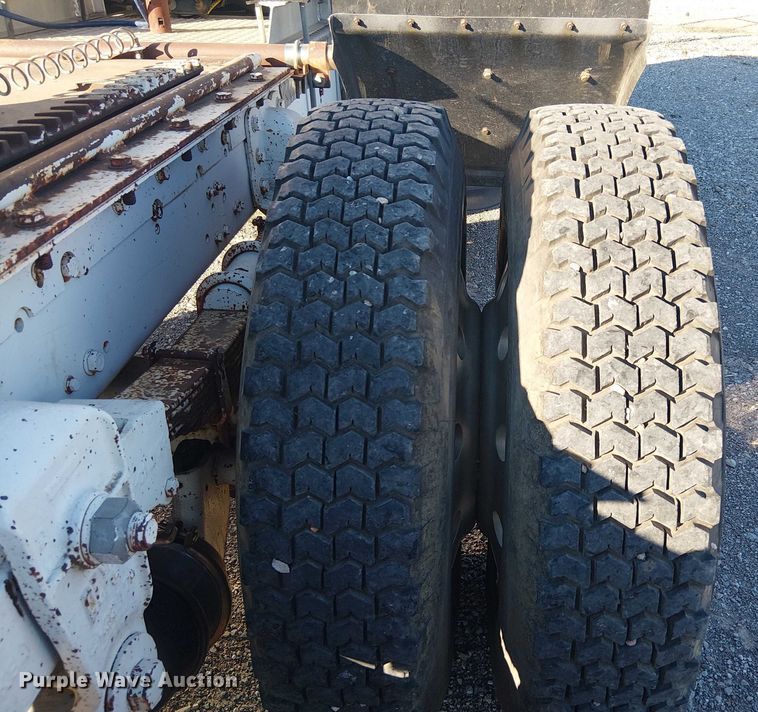 image for item EE1382 1979 GMC General semi truck