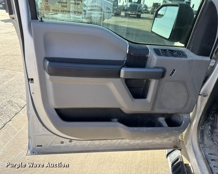 image for item EE3379 2016 Ford F150 SuperCrew pickup truck