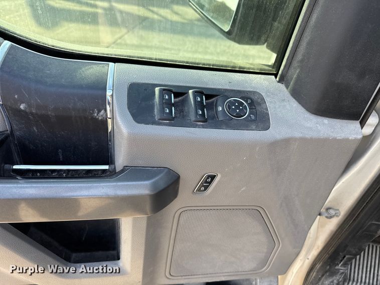 image for item EE3379 2016 Ford F150 SuperCrew pickup truck