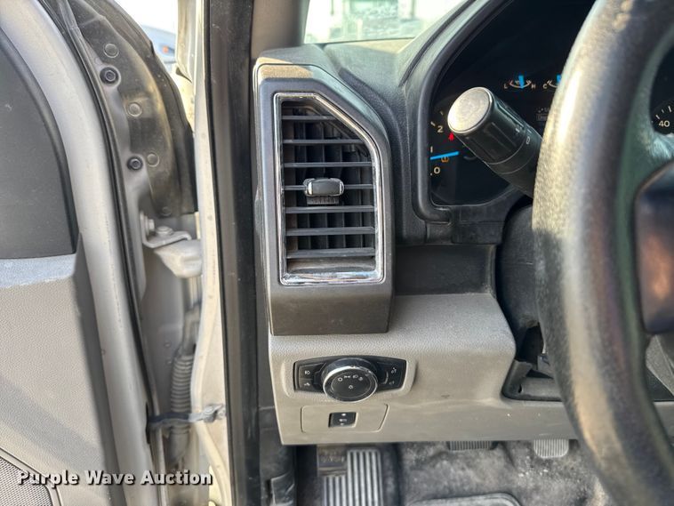 image for item EE3379 2016 Ford F150 SuperCrew pickup truck