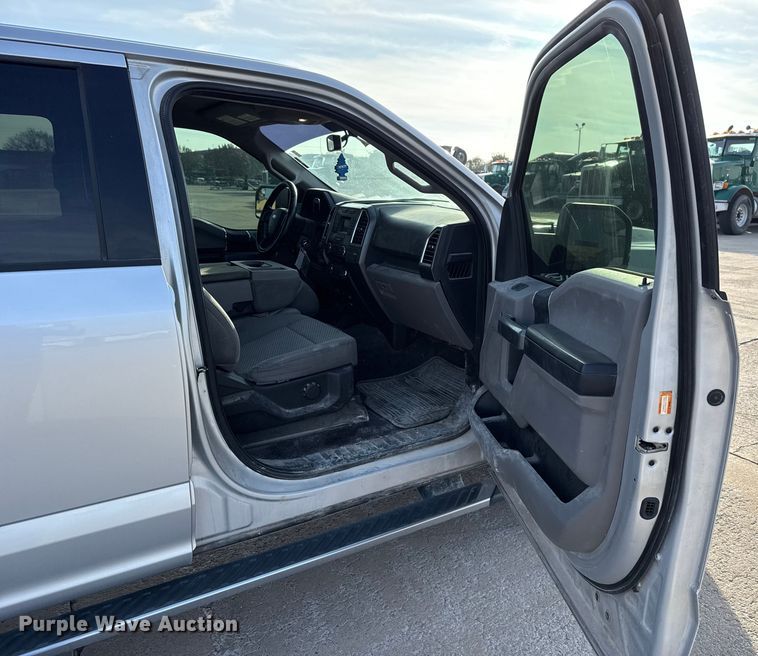 image for item EE3379 2016 Ford F150 SuperCrew pickup truck