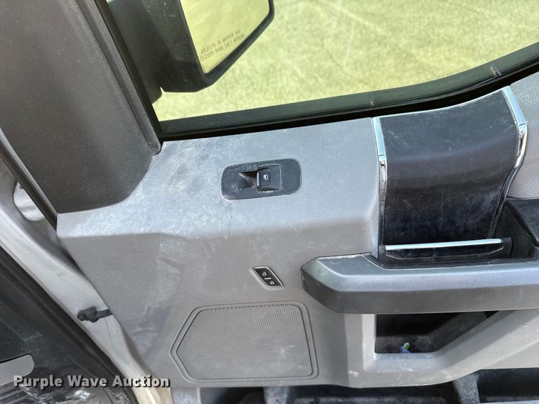 image for item EE3379 2016 Ford F150 SuperCrew pickup truck