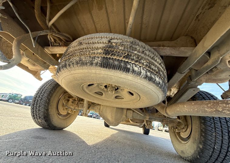 image for item EE3381 2005 Chevrolet Silverado 2500HD pickup truck