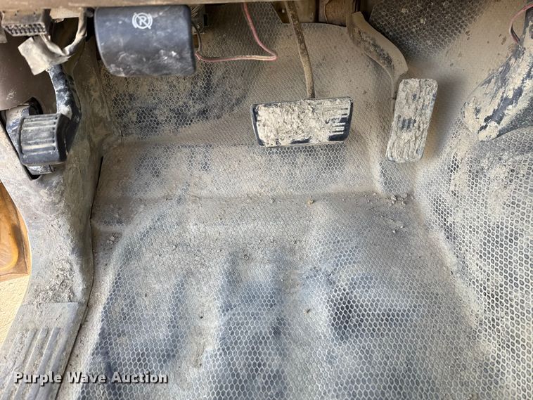 image for item EE3381 2005 Chevrolet Silverado 2500HD pickup truck