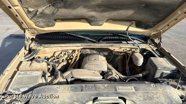 image for item EE3381 2005 Chevrolet Silverado 2500HD pickup truck