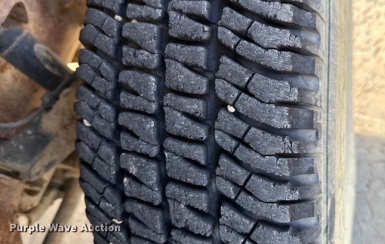 image for item EE3381 2005 Chevrolet Silverado 2500HD pickup truck