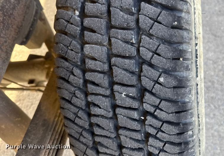 image for item EE3381 2005 Chevrolet Silverado 2500HD pickup truck