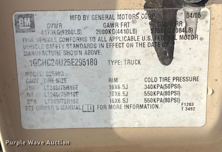 image for item EE3381 2005 Chevrolet Silverado 2500HD pickup truck