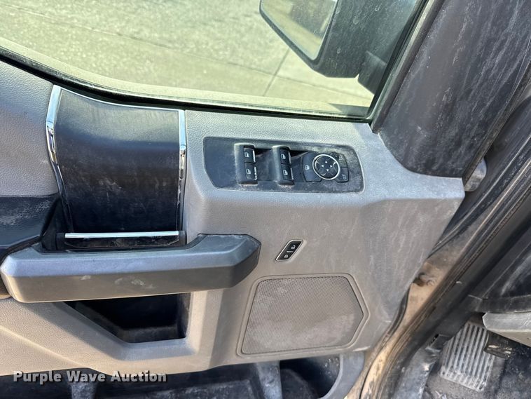 image for item EE3382 2017 Ford F150 SuperCrew pickup truck