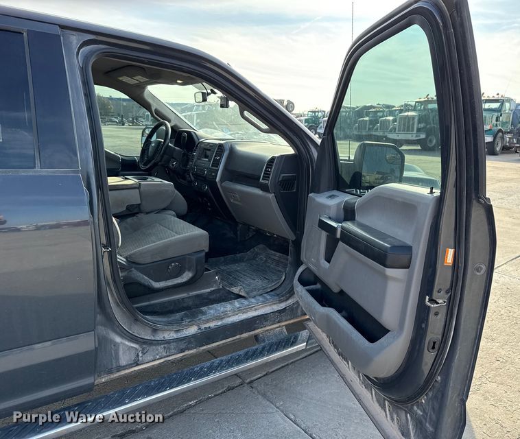 image for item EE3382 2017 Ford F150 SuperCrew pickup truck