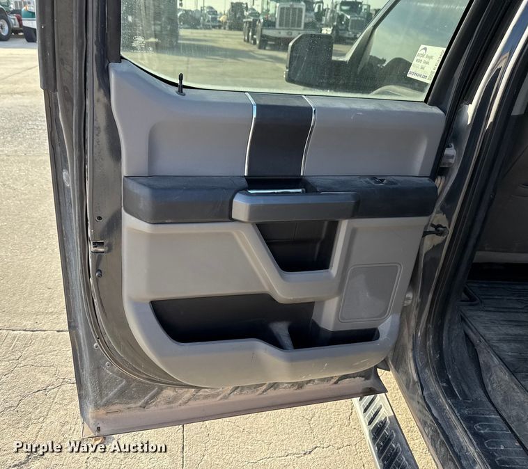 image for item EE3382 2017 Ford F150 SuperCrew pickup truck