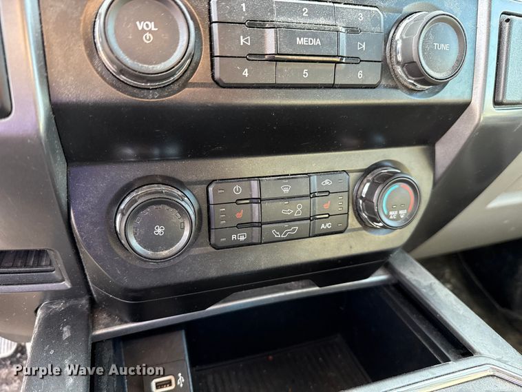 image for item EE3384 2019 Ford F150 SuperCrew pickup truck