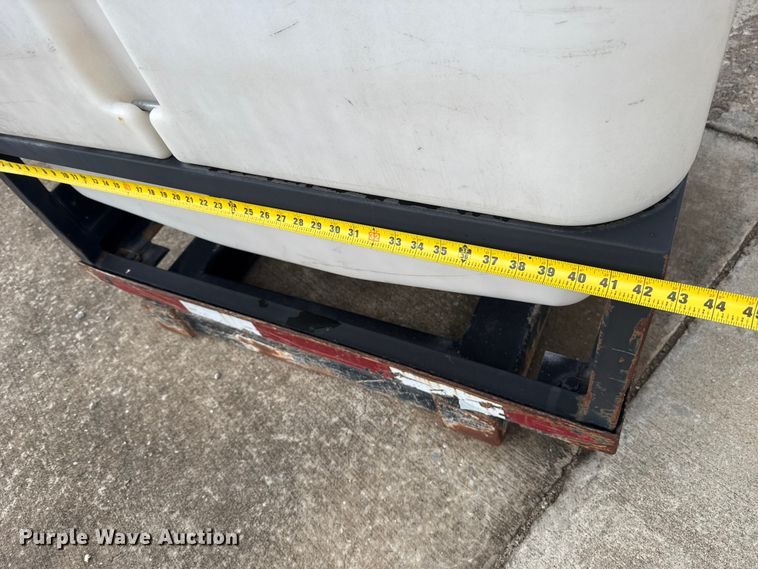 image for item EE3395 MB KNMB00M poly tank