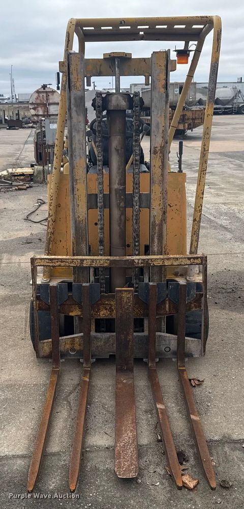 MONTACARGAS CATERPILLAR T40B