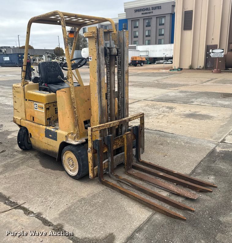 MONTACARGAS CATERPILLAR T40B