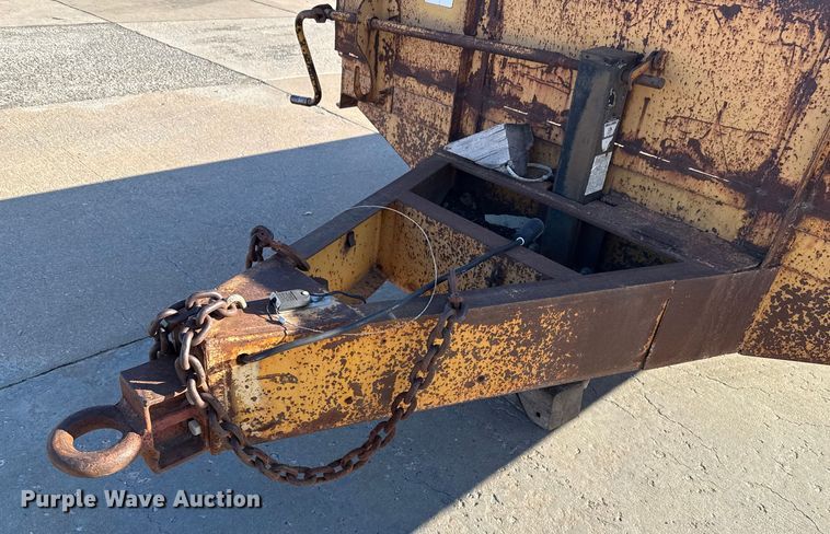 image for item EE3399 1980 Belshe T8 equipment trailer