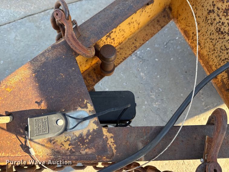 image for item EE3399 1980 Belshe T8 equipment trailer