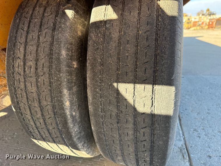 image for item EE3399 1980 Belshe T8 equipment trailer