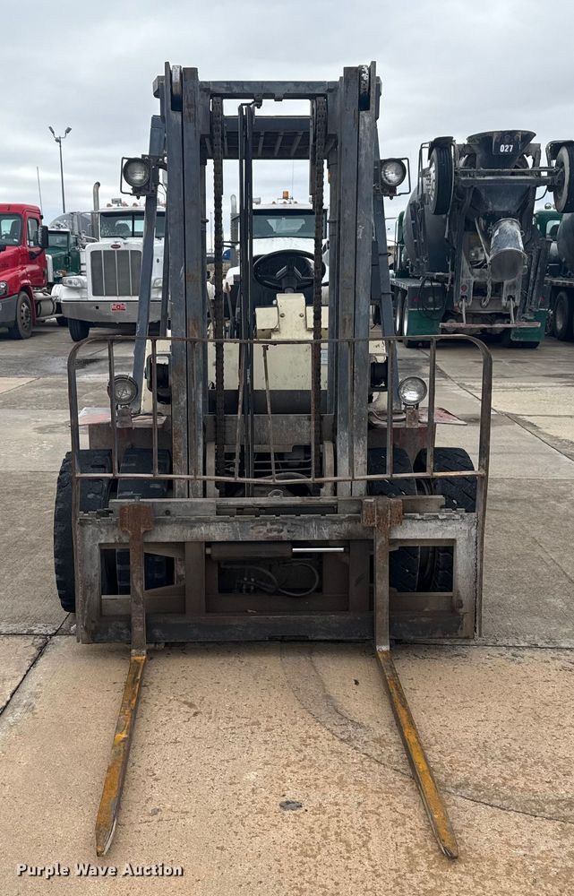 MONTACARGAS NISSAN BGF03H45V