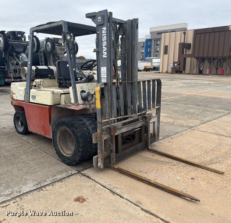 MONTACARGAS NISSAN BGF03H45V