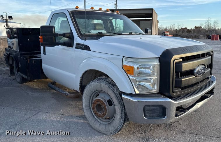 image for item EE3426 2016 Ford F350 flatbed pickup truck