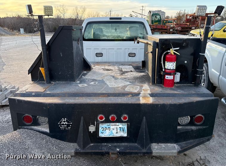 image for item EE3426 2016 Ford F350 flatbed pickup truck