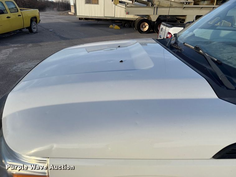 image for item EE3426 2016 Ford F350 flatbed pickup truck