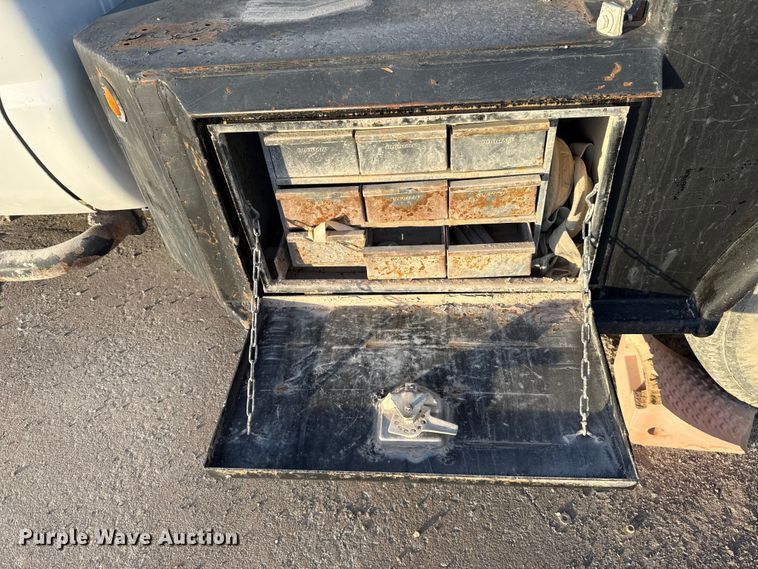 image for item EE3426 2016 Ford F350 flatbed pickup truck