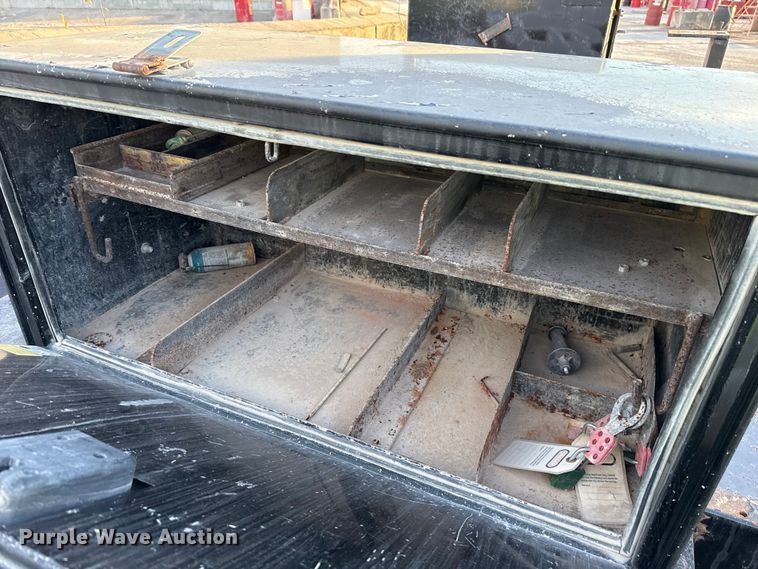 image for item EE3426 2016 Ford F350 flatbed pickup truck