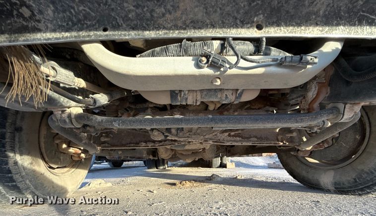 image for item EE3426 2016 Ford F350 flatbed pickup truck