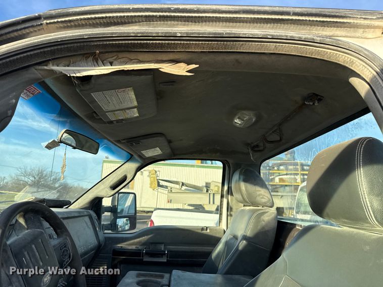 image for item EE3426 2016 Ford F350 flatbed pickup truck