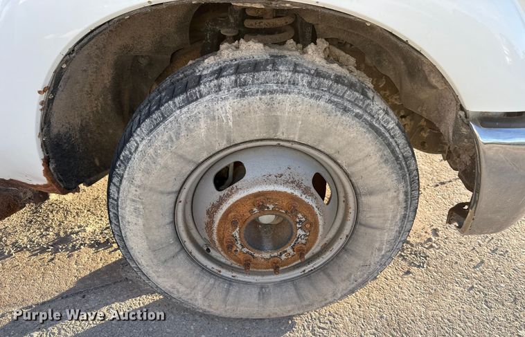 image for item EE3426 2016 Ford F350 flatbed pickup truck