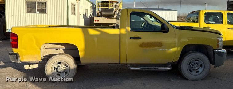 image for item EE3428 2010 Chevrolet Silverado 2500HD pickup truck