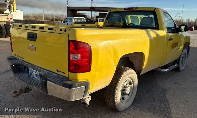 image for item EE3428 2010 Chevrolet Silverado 2500HD pickup truck