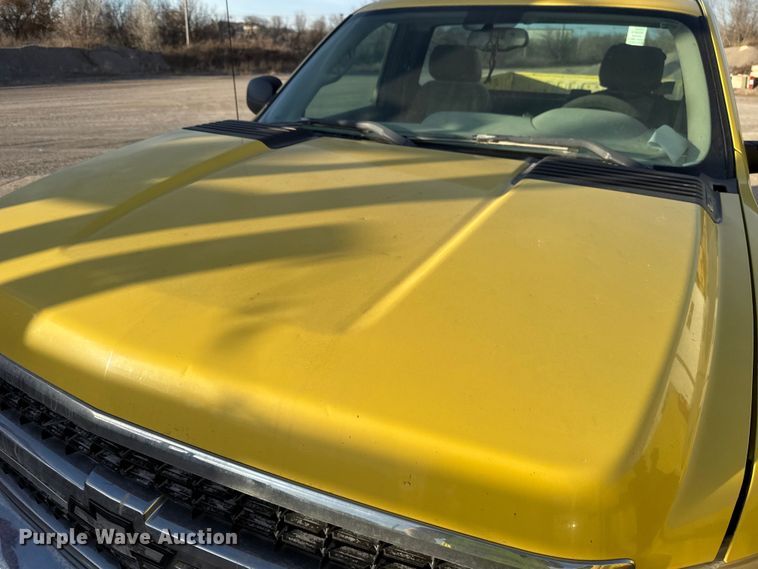 image for item EE3428 2010 Chevrolet Silverado 2500HD pickup truck