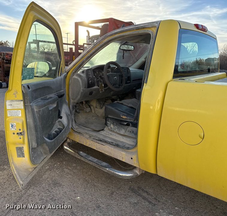 image for item EE3428 2010 Chevrolet Silverado 2500HD pickup truck