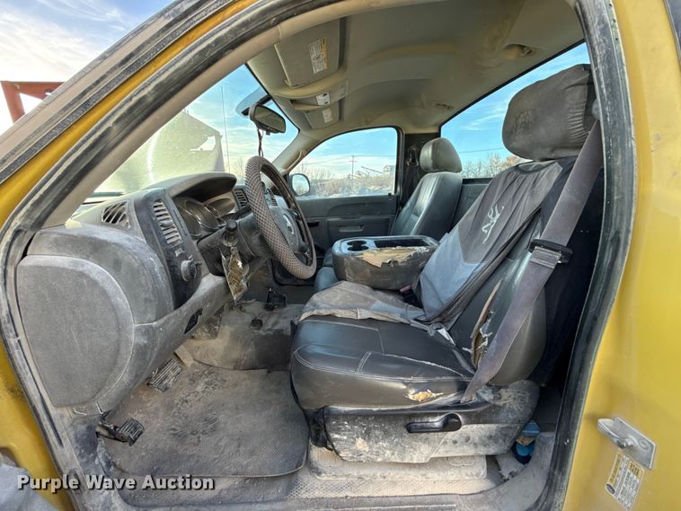image for item EE3428 2010 Chevrolet Silverado 2500HD pickup truck
