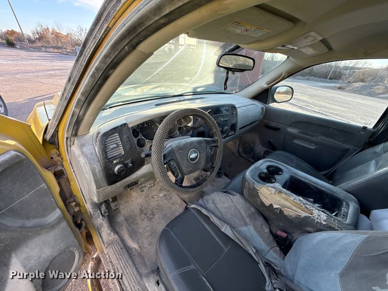 image for item EE3428 2010 Chevrolet Silverado 2500HD pickup truck