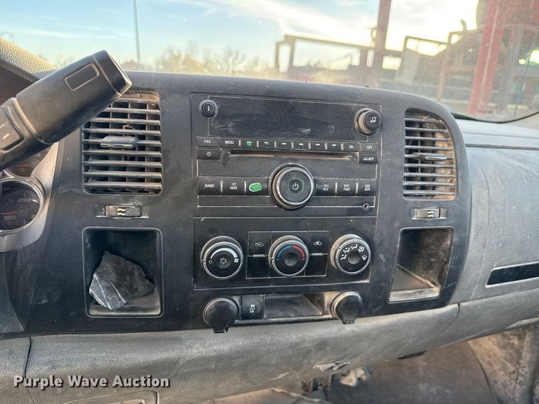 image for item EE3428 2010 Chevrolet Silverado 2500HD pickup truck