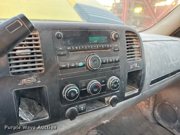 image for item EE3428 2010 Chevrolet Silverado 2500HD pickup truck