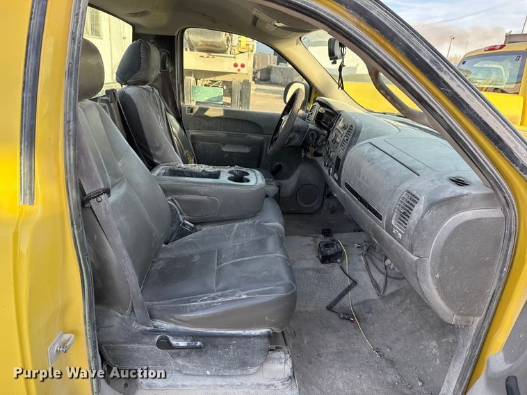 image for item EE3428 2010 Chevrolet Silverado 2500HD pickup truck