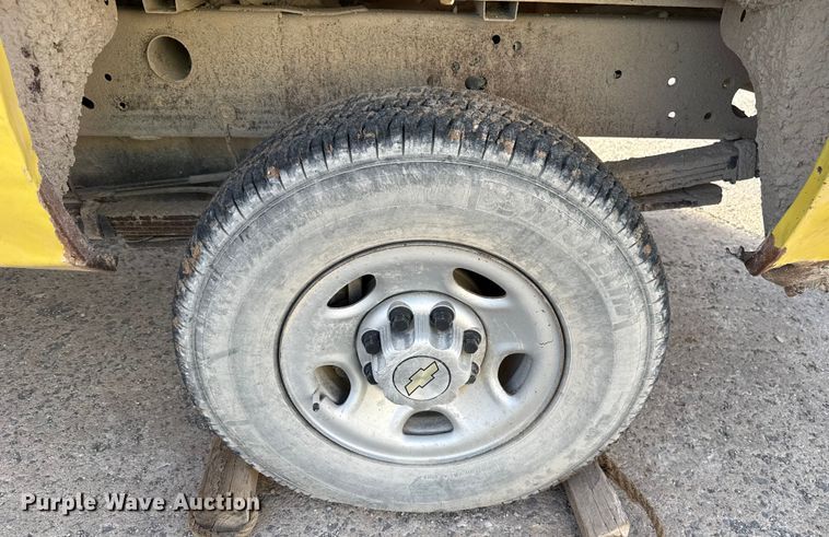 image for item EE3428 2010 Chevrolet Silverado 2500HD pickup truck